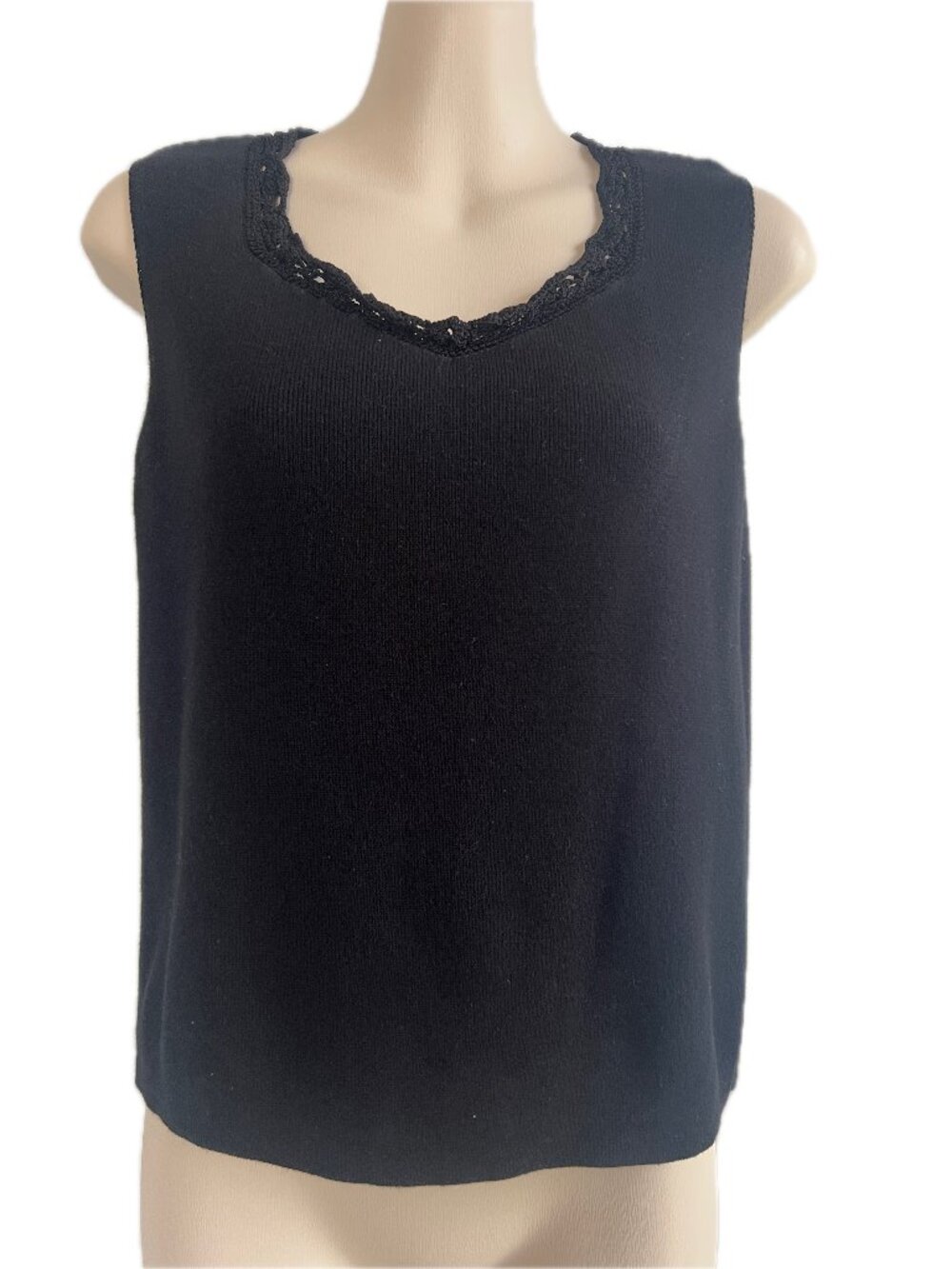 Liz Claiborne Black Sleeveless Top with Lacy Collar – Sz Petite